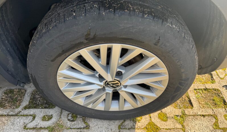 
								Volkswagen T-Roc 1.0cc TSI 110cv Life full									