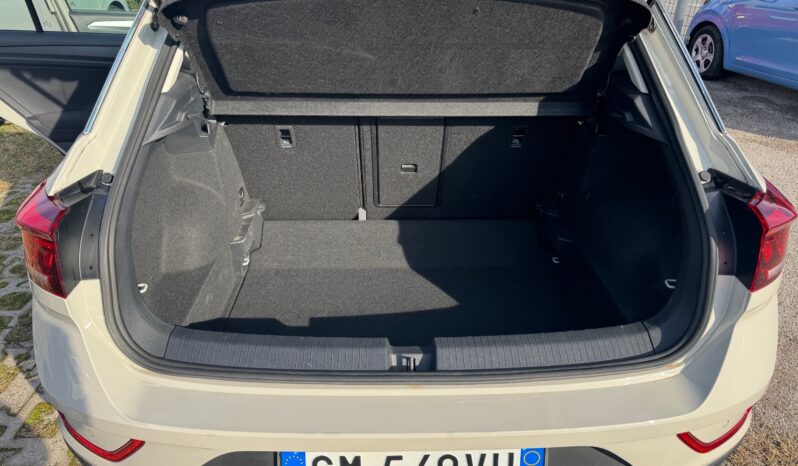 
								Volkswagen T-Roc 1.0cc TSI 110cv Life full									