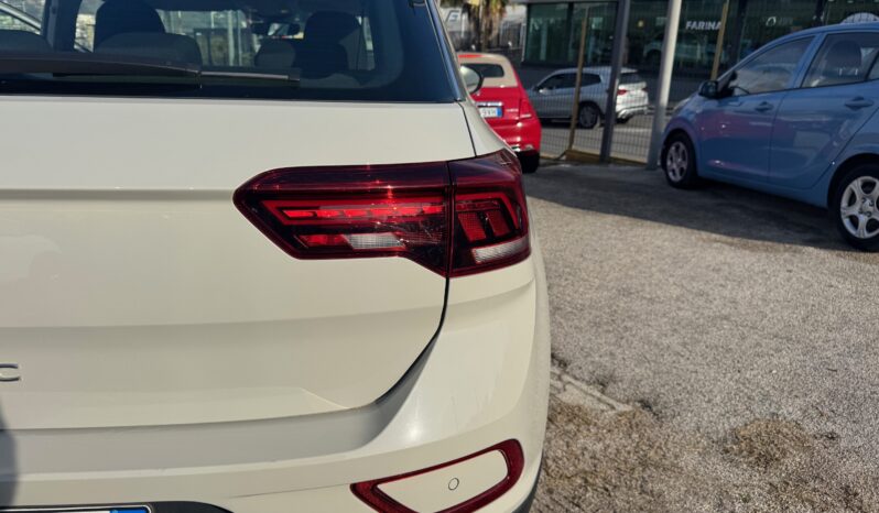 
								Volkswagen T-Roc 1.0cc TSI 110cv Life full									