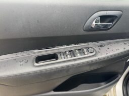 
										PEUGEOT 3008 1.6cc BlueHDi 120cv Allure full									