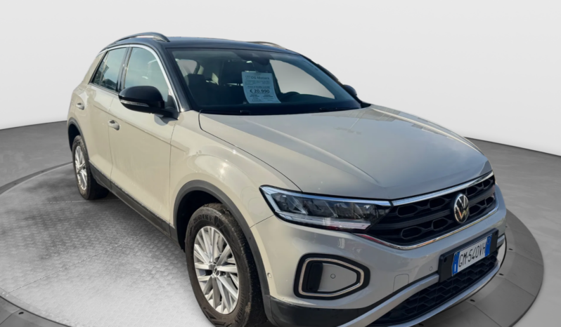 
								Volkswagen T-Roc 1.0cc TSI 110cv Life full									