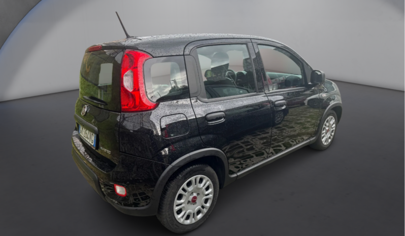 
								FIAT Panda 1.0cc Hybrid 70cv MY23 full									