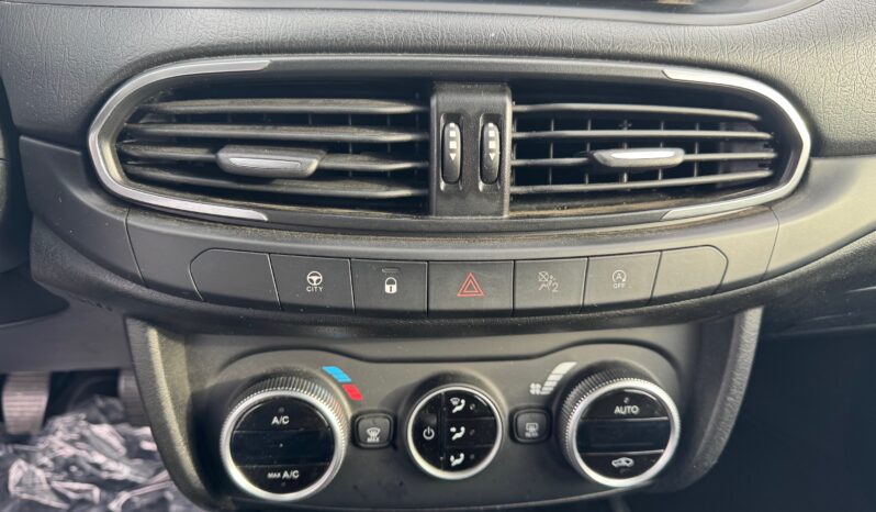 
								FIAT Tipo 5 Porte MY23 1.0cc GPL 100cv Hatchback full									