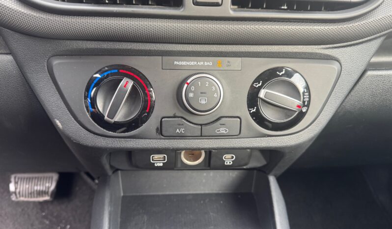 
								HYUNDAI I10 1.0cc MPI 67cv 5P AT CONNECTLINE full									