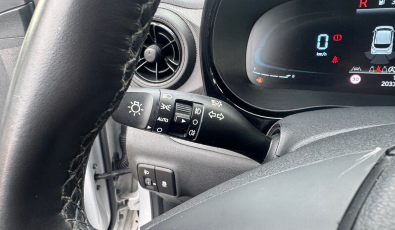 
								HYUNDAI I10 1.0cc MPI 67cv 5P AT CONNECTLINE full									