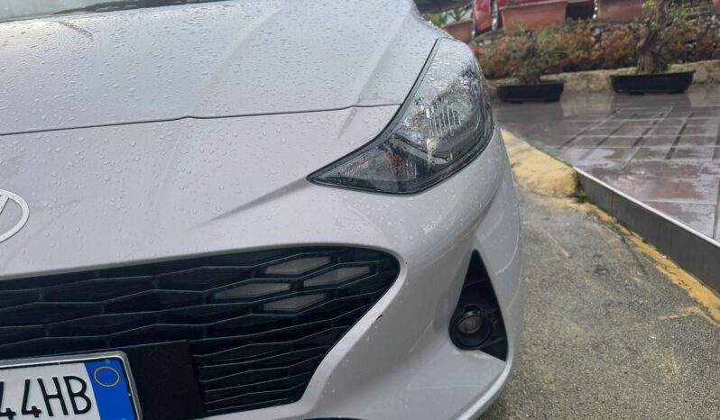 
								HYUNDAI I10 1.0cc MPI 67cv 5P AT CONNECTLINE full									