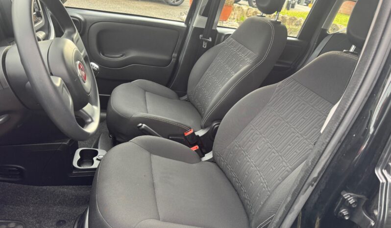 
								FIAT Panda 1.0cc Hybrid 70cv MY23 full									