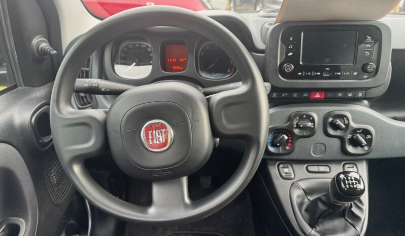 
								FIAT Panda 1.0cc Hybrid 70cv MY23 full									