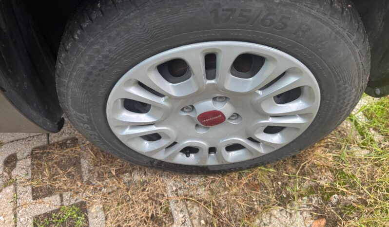 
								FIAT Panda 1.0cc Hybrid 70cv MY23 full									