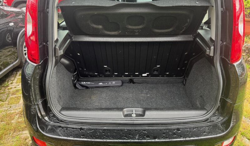 
								FIAT Panda 1.0cc Hybrid 70cv MY23 full									