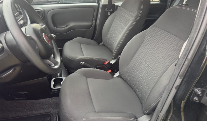 
								FIAT Panda 1.0cc Hybrid 70cv MY23 full									