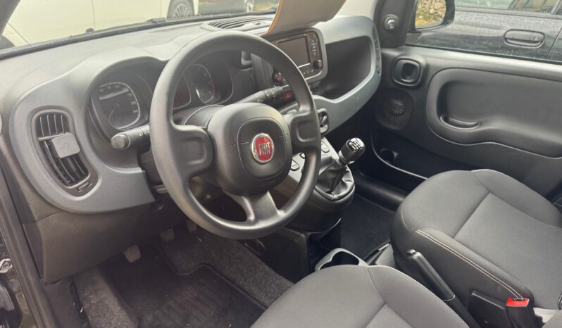 
								FIAT Panda 1.0cc Hybrid 70cv MY23 full									