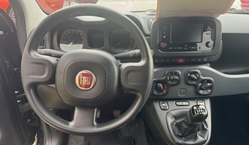 
								FIAT Panda 1.0cc Hybrid 70cv MY23 full									