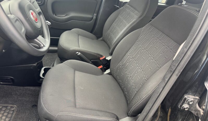 
								FIAT Panda 1.0cc Hybrid 70cv MY23 full									