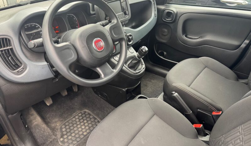 
								FIAT Panda 1.0cc Hybrid 70cv MY23 full									