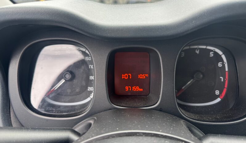 
								FIAT Panda 1.0cc Hybrid 70cv MY23 full									