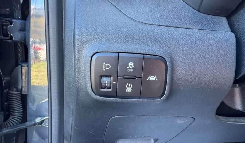 
								HYUNDAI I10 1.0cc 67cv ADVANCED PLUS PACK full									