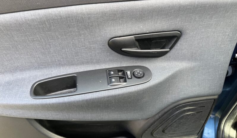 
								LANCIA YPSILON 1.0cc 70cv MHEV GOLD full									