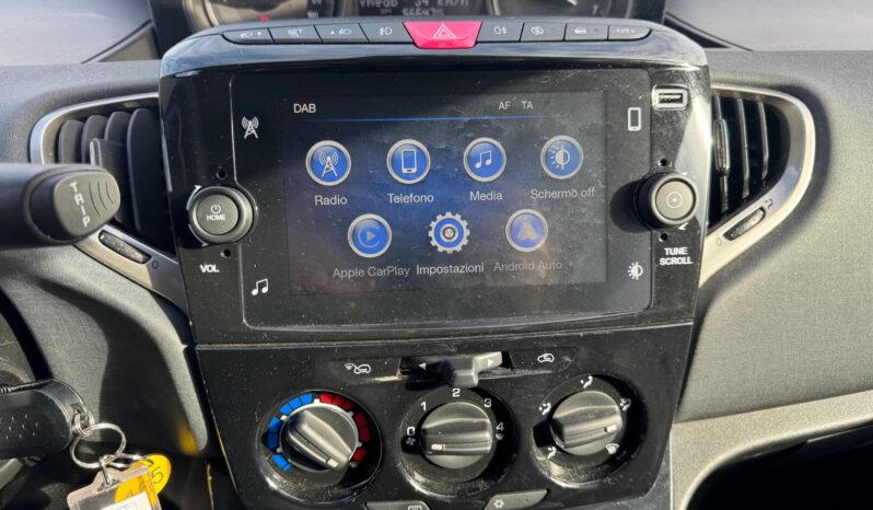 
								LANCIA YPSILON 1.0cc 70cv MHEV GOLD full									