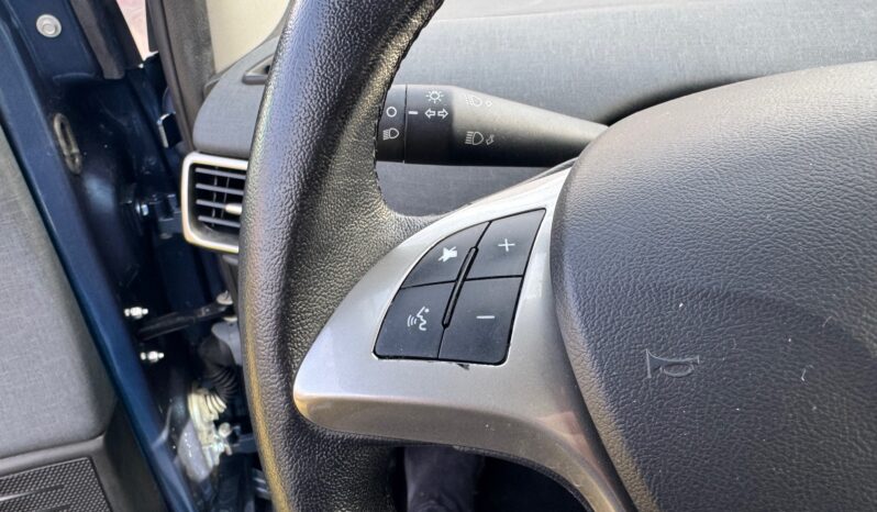 
								LANCIA YPSILON 1.0cc 70cv MHEV GOLD full									