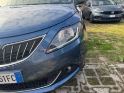 
										LANCIA YPSILON 1.0cc 70cv MHEV GOLD full									