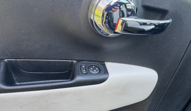 
								FIAT 500 1.0cc Hybrid 70cv Dolcevita full									