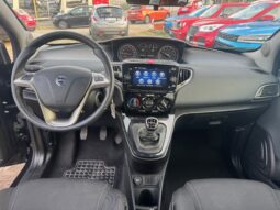 
										LANCIA YPSILON 1.0cc 70cv MHEV GOLD full									