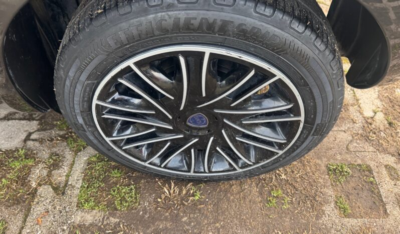 
								LANCIA YPSILON 1.0cc 70cv MHEV GOLD full									