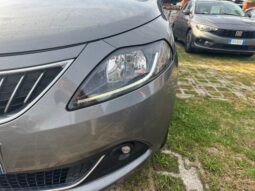 
										LANCIA YPSILON 1.0cc 70cv MHEV GOLD full									