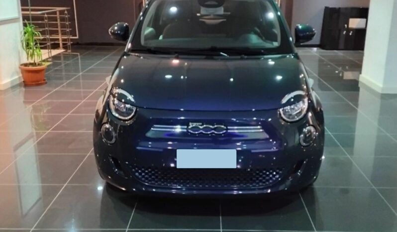 
								FIAT La Nuova 500e 320 42 kWh Icon full									