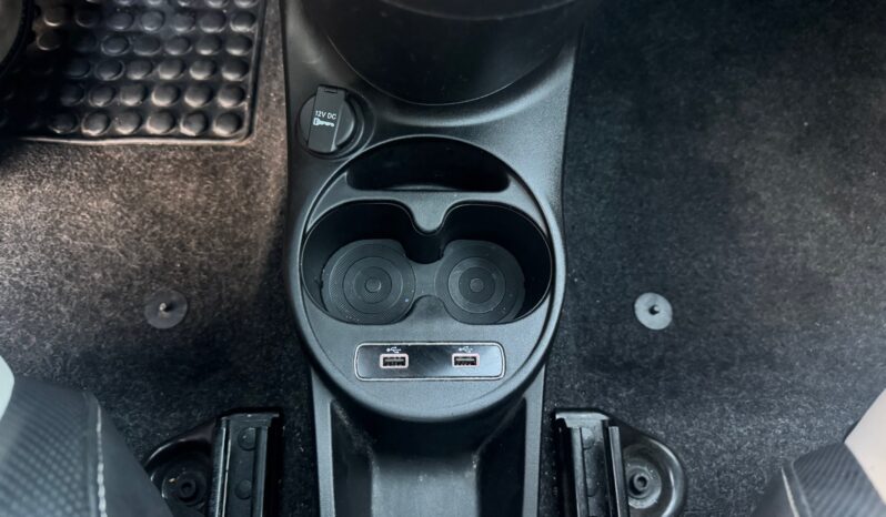 
								FIAT 500 1.0cc Hybrid 70cv Dolcevita full									