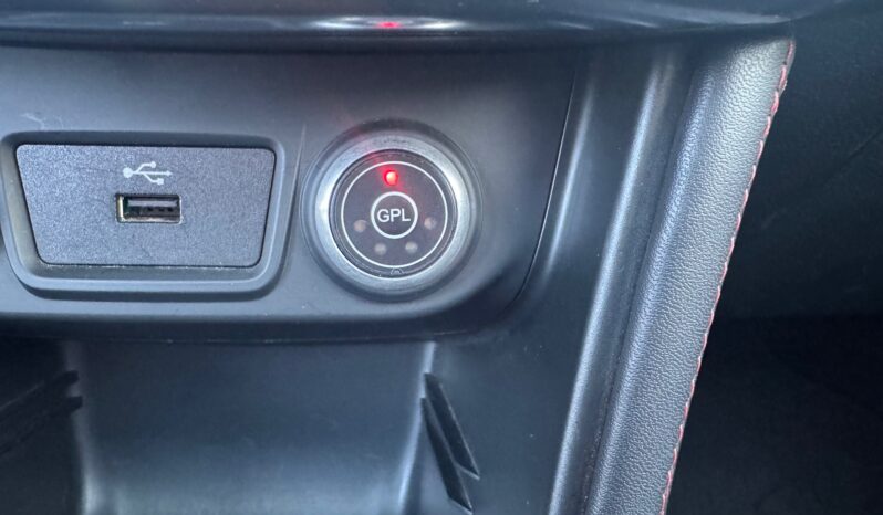 
								DR 4 1.6cc 114cv MT BENZ./GPL full									