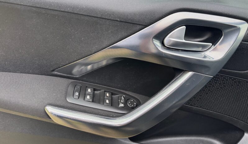 
								PEUGEOT 2008 1.5cc BlueHDi 102cv Allure Pack full									