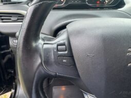 
										PEUGEOT 2008 1.5cc BlueHDi 102cv Allure Pack full									