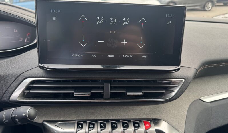 
								PEUGEOT 3008 1.2cc PureTech 130cv S&S GT full									