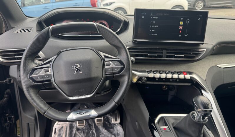 
								PEUGEOT 3008 1.2cc PureTech 130cv S&S GT full									