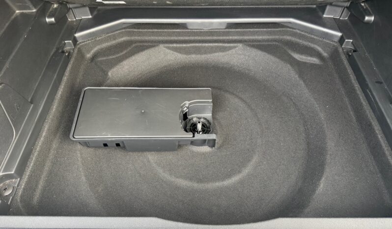 
								PEUGEOT 3008 1.2cc PureTech 130cv S&S GT full									