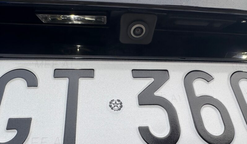 
								PEUGEOT 3008 1.2cc PureTech 130cv S&S GT full									