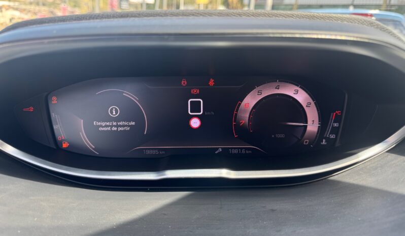 
								PEUGEOT 3008 1.2cc PureTech 130cv S&S GT full									