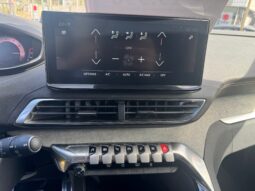 
										PEUGEOT 3008 1.2cc PureTech 130cv S&S GT full									