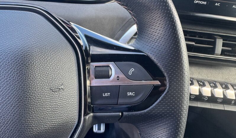 
								PEUGEOT 3008 1.2cc PureTech 130cv S&S GT full									