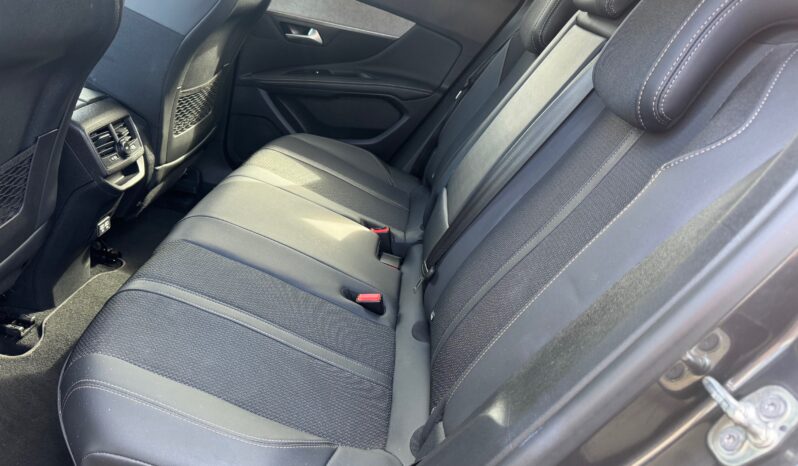 
								PEUGEOT 3008 1.2cc PureTech 130cv S&S GT full									