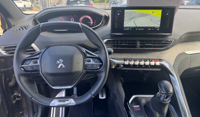 
								PEUGEOT 3008 1.2cc PureTech 130cv S&S GT full									