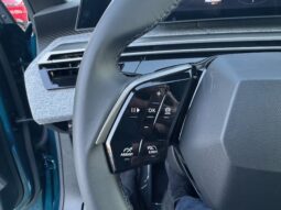 
										PEUGEOT NEW 3008 1.2cc HYBRID 145cv E-DCS6 ALLURE full									