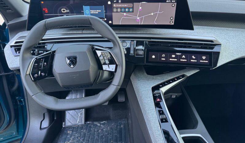 
								PEUGEOT NEW 3008 1.2cc HYBRID 145cv E-DCS6 ALLURE full									