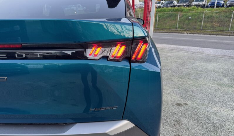 
								PEUGEOT NEW 3008 1.2cc HYBRID 145cv E-DCS6 ALLURE full									