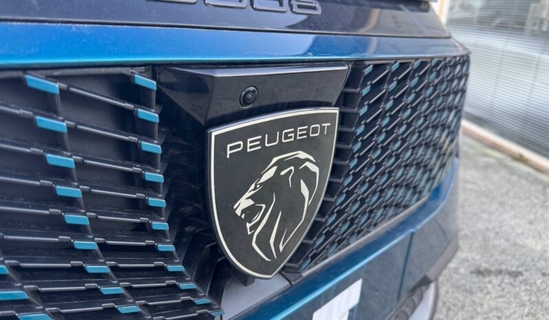 
								PEUGEOT NEW 3008 1.2cc HYBRID 145cv E-DCS6 ALLURE full									