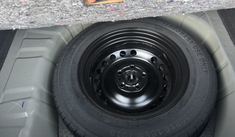 
								NISSAN JUKE 1.0cc DIG-T 114cv N-CONNECTA full									