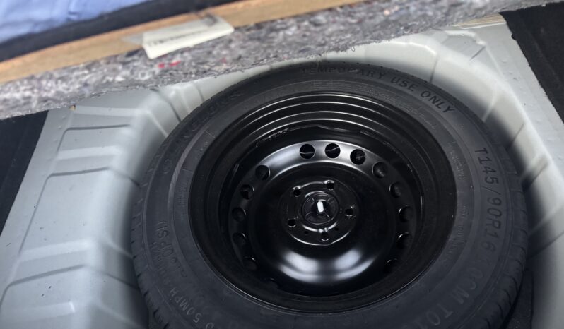 
								NISSAN JUKE 1.0cc DIG-T 114cv N-CONNECTA full									