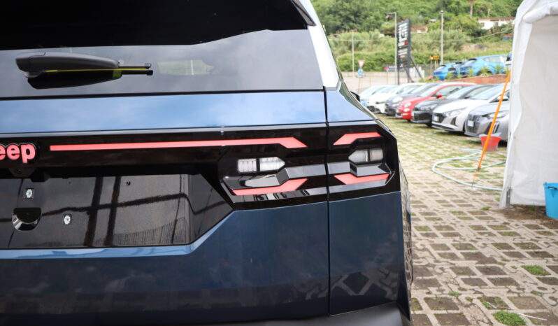 
								Jeep New Compass 1.2cc E-Hybrid 145cv Edct6 First Edition full									